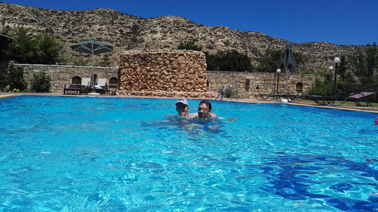 Dimitris Villa Hotel マタラ エクステリア 写真