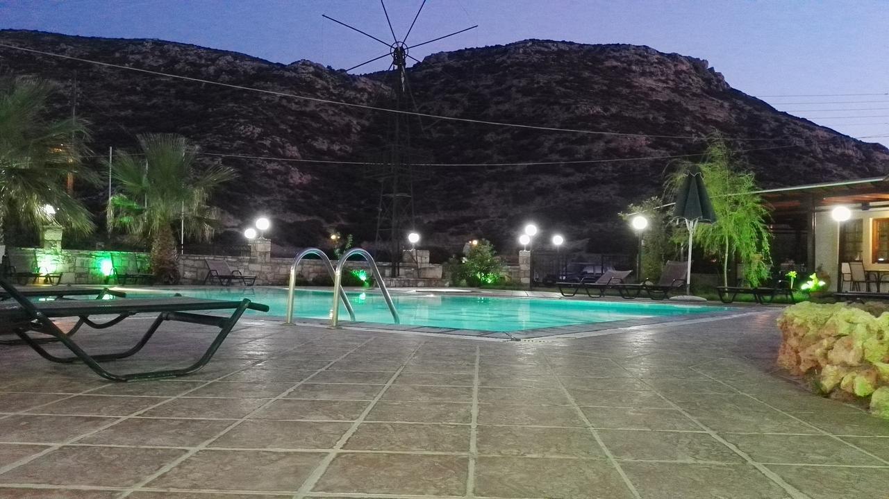 Dimitris Villa Hotel マタラ エクステリア 写真