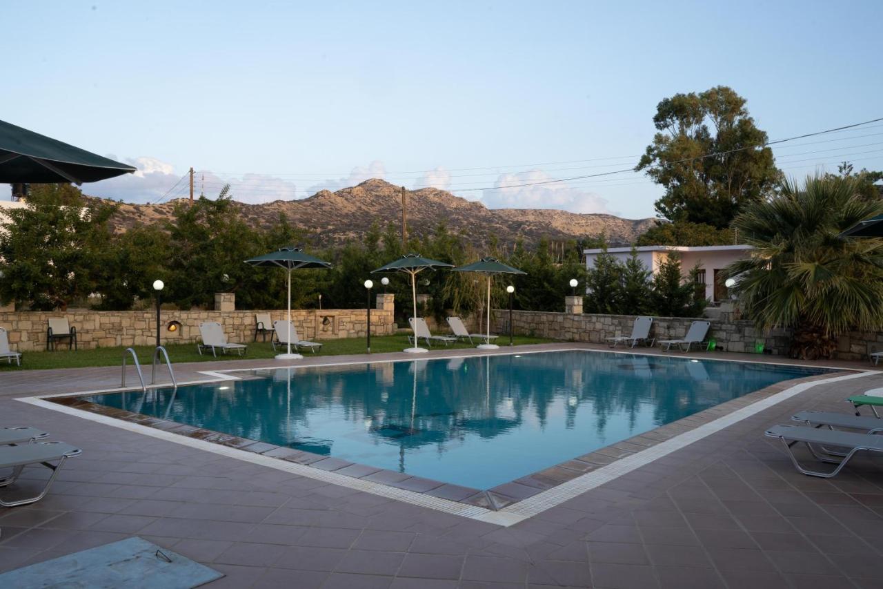 Dimitris Villa Hotel マタラ エクステリア 写真