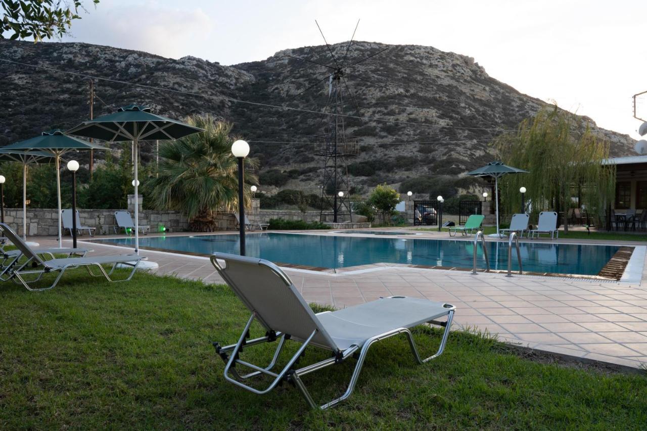 Dimitris Villa Hotel マタラ エクステリア 写真