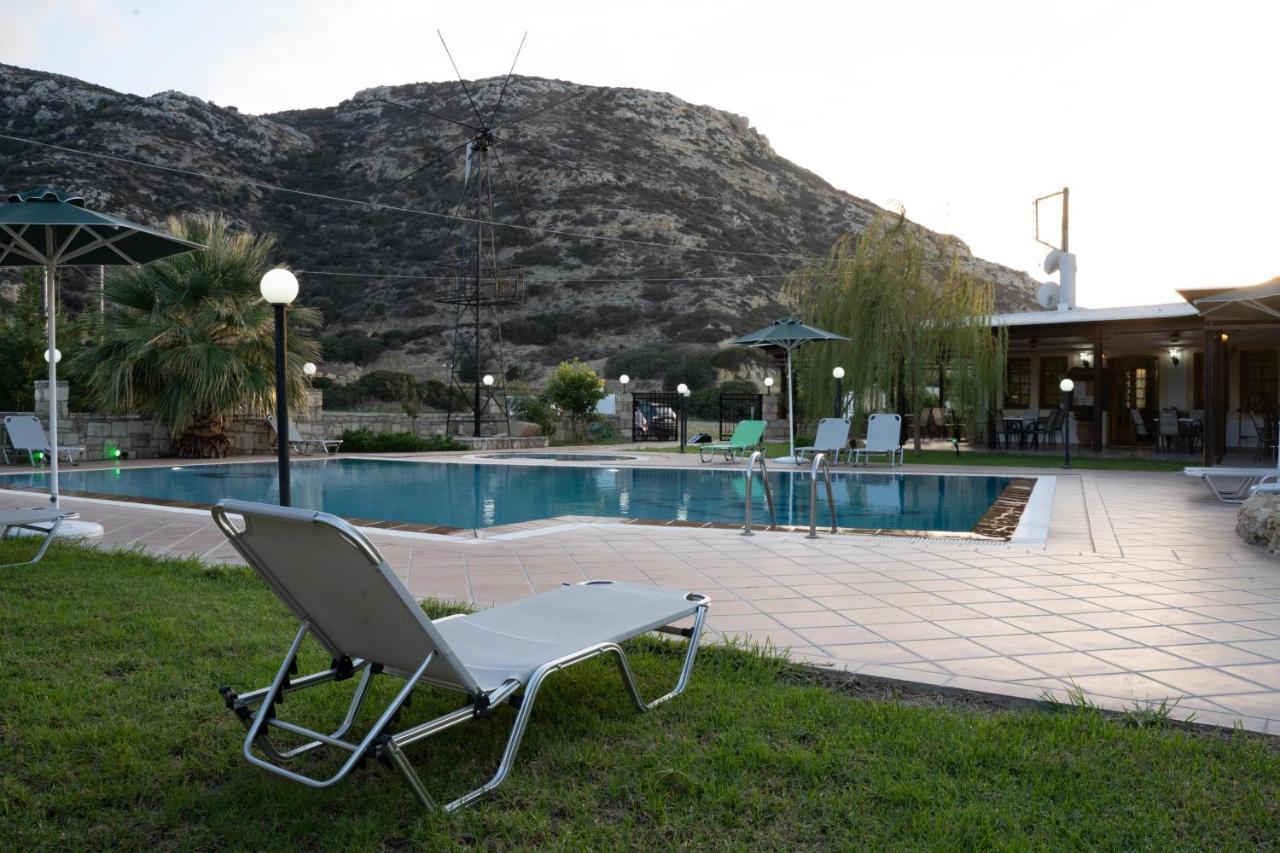 Dimitris Villa Hotel マタラ エクステリア 写真