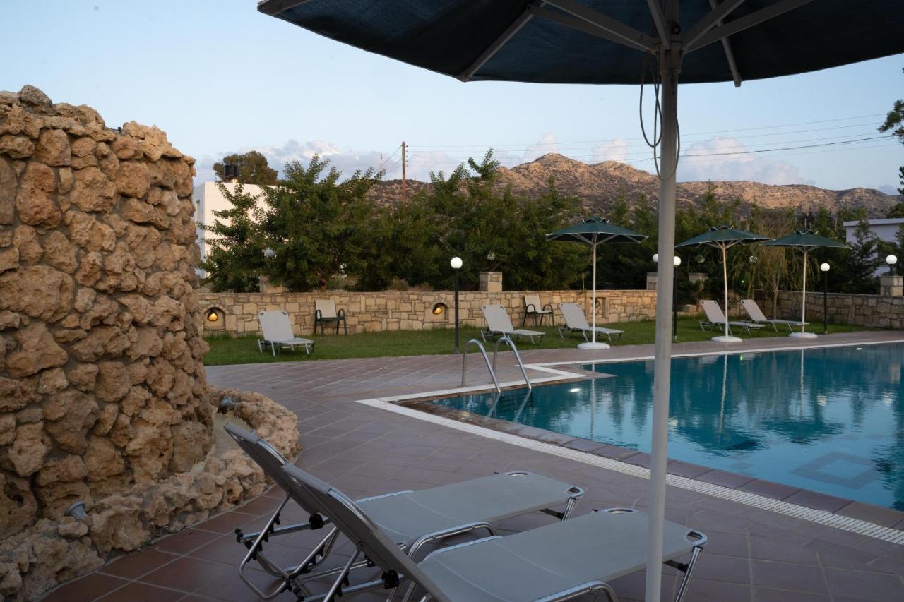 Dimitris Villa Hotel マタラ エクステリア 写真