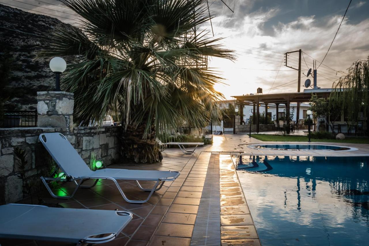 Dimitris Villa Hotel マタラ エクステリア 写真