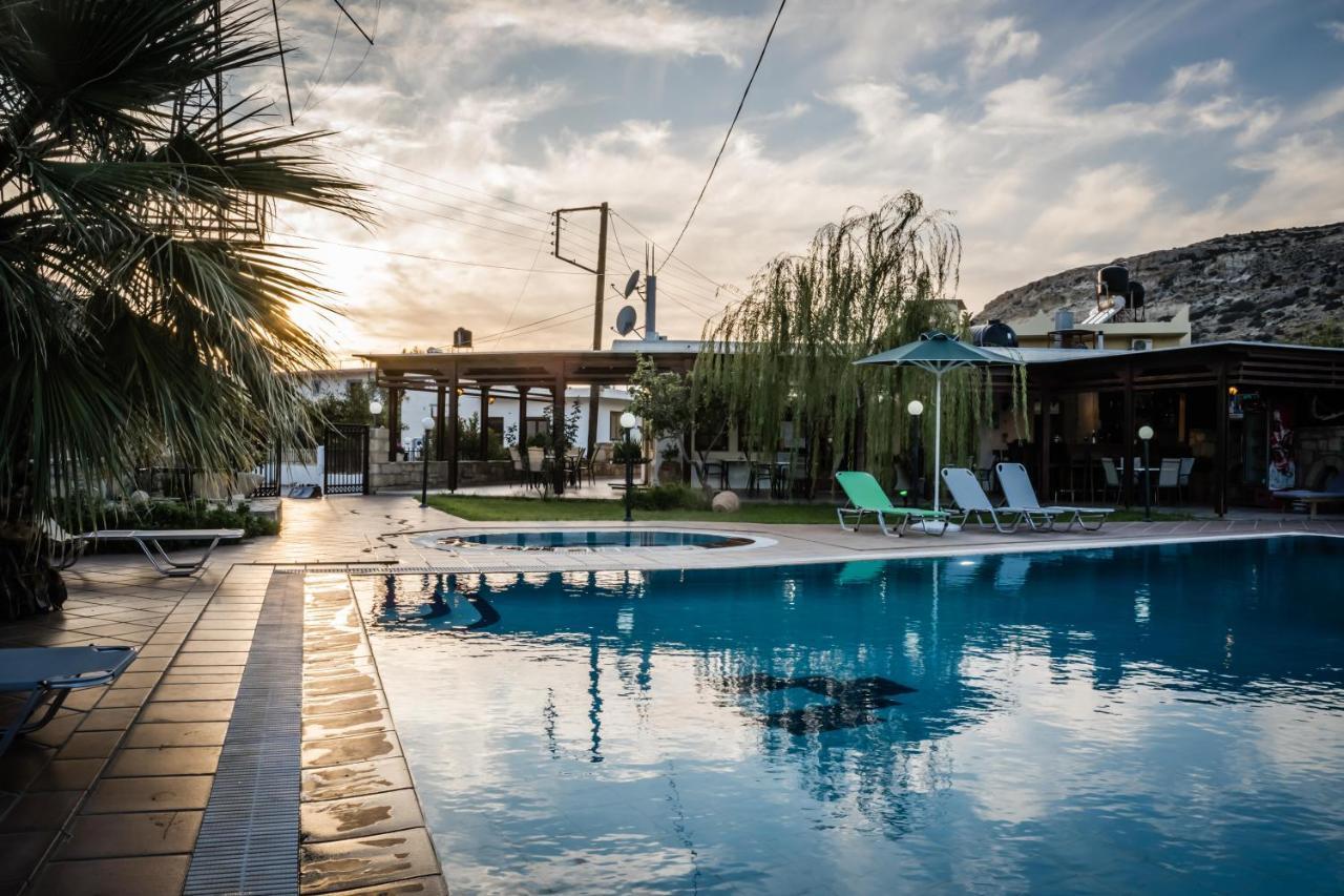 Dimitris Villa Hotel マタラ エクステリア 写真